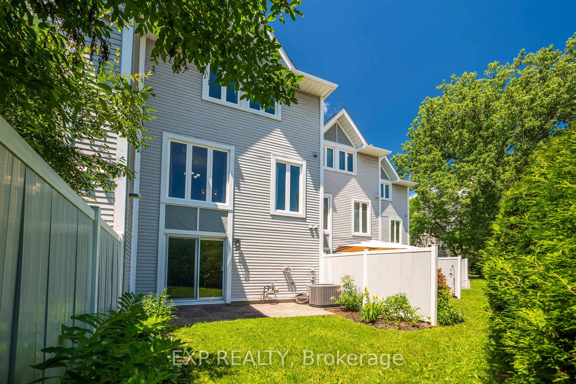 Photo 7 of Unit 29, 6 Forsyth Lane, Ottawa, Crystal Beach — HOMEH