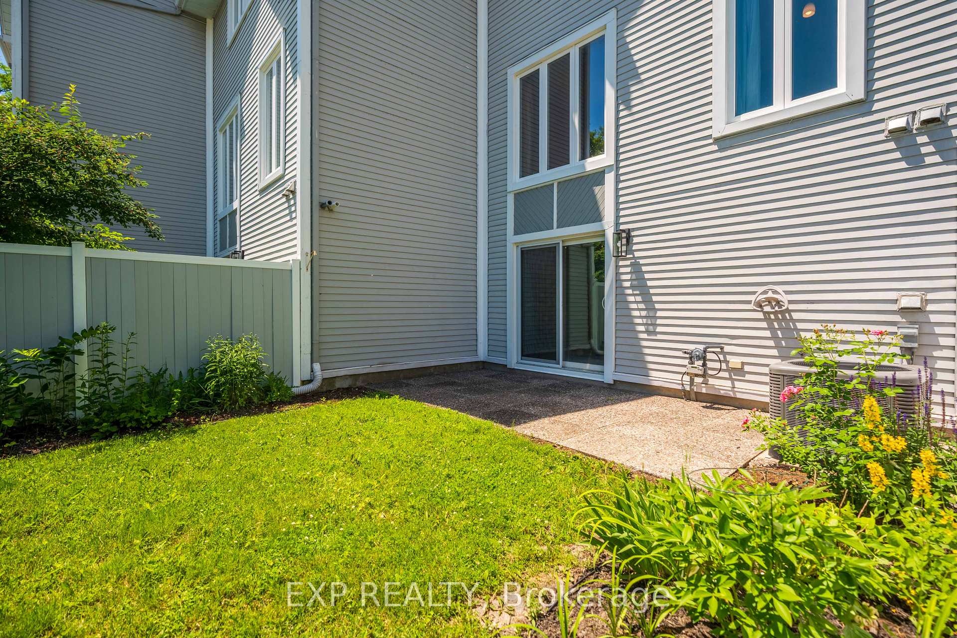 Photo 8 of Unit 29, 6 Forsyth Lane, Ottawa, Crystal Beach — HOMEH