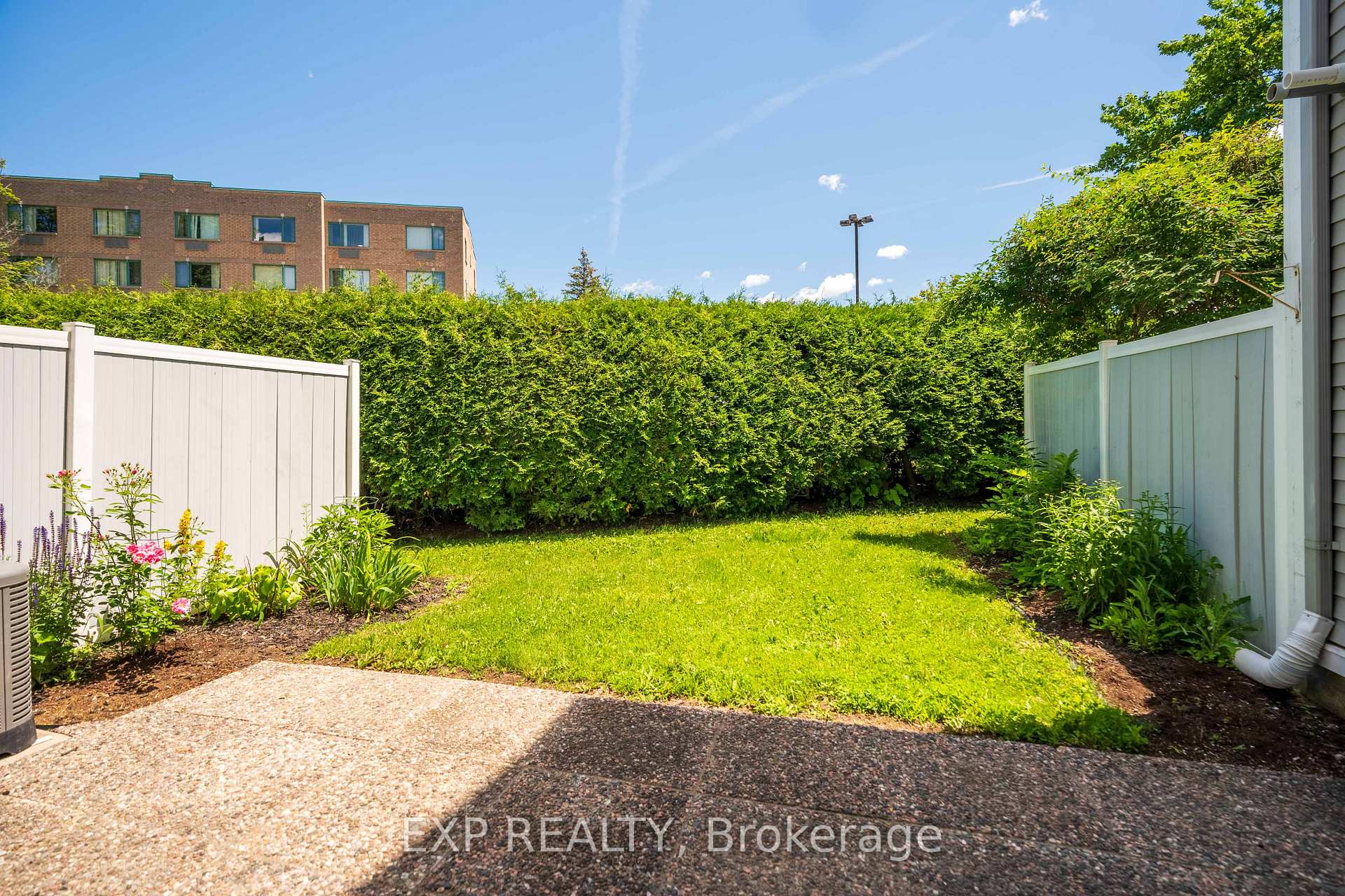 Photo 10 of Unit 29, 6 Forsyth Lane, Ottawa, Crystal Beach — HOMEH