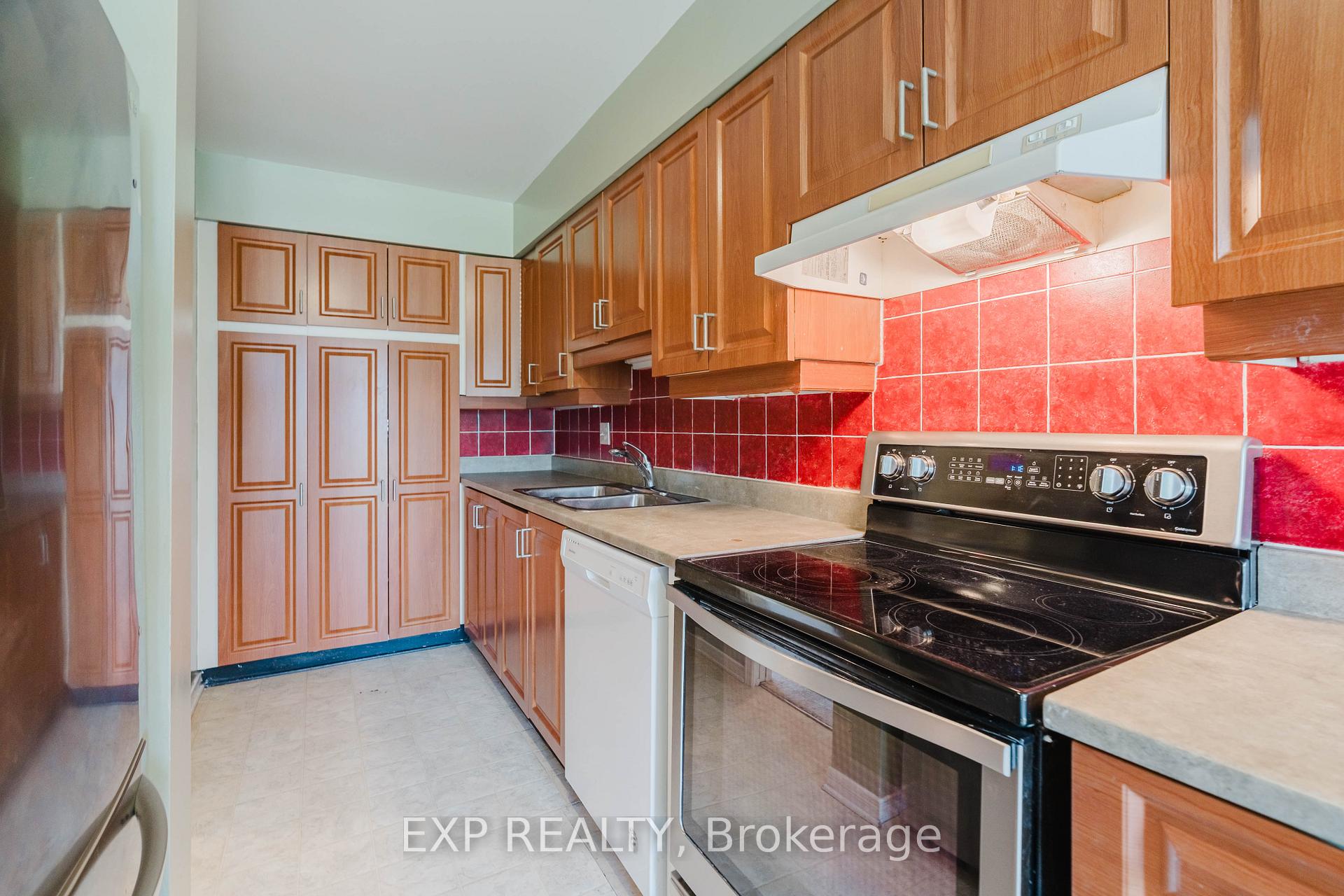 Photo 25 of Unit 29, 6 Forsyth Lane, Ottawa, Crystal Beach — HOMEH