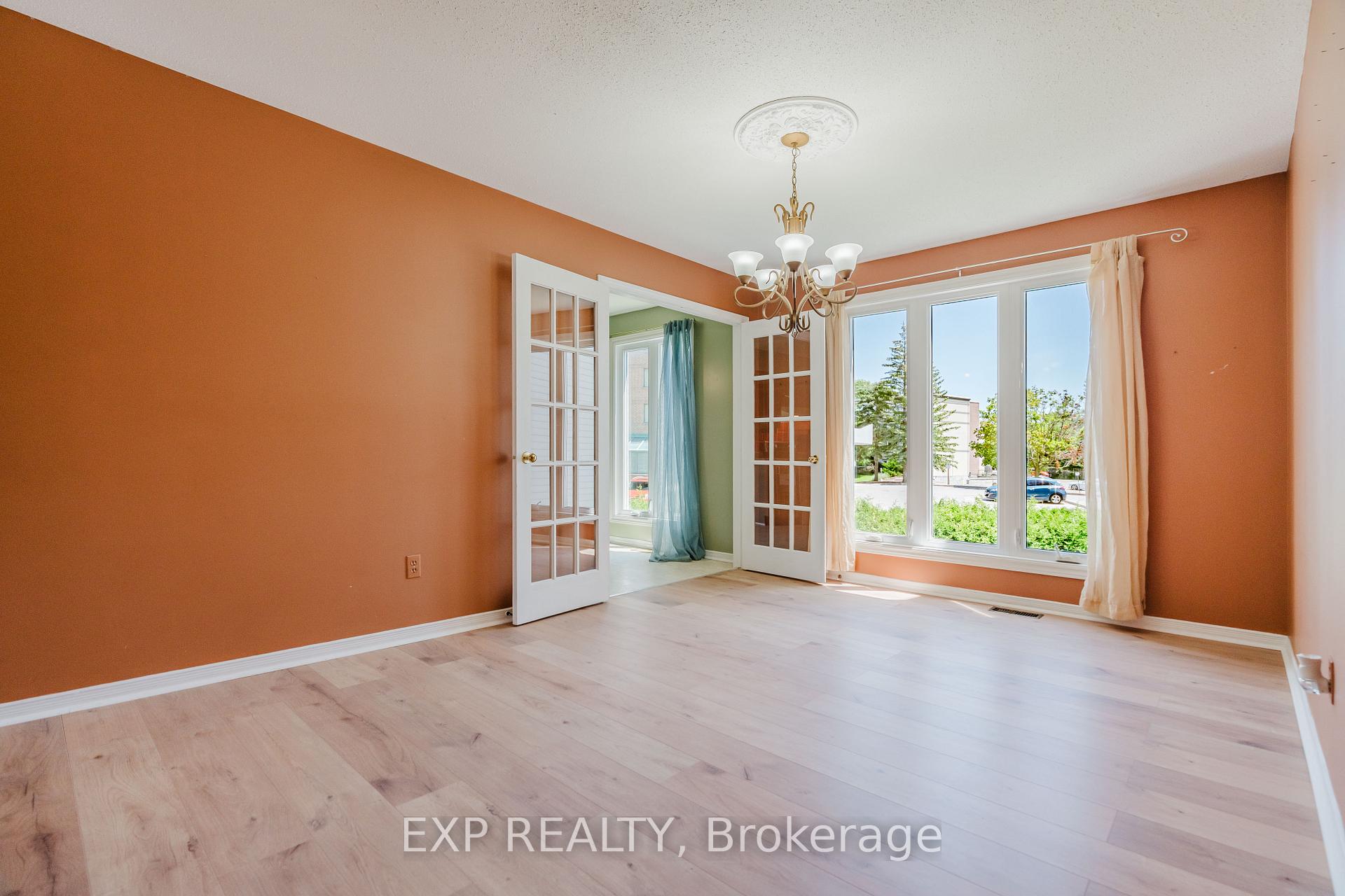 Photo 29 of Unit 29, 6 Forsyth Lane, Ottawa, Crystal Beach — HOMEH