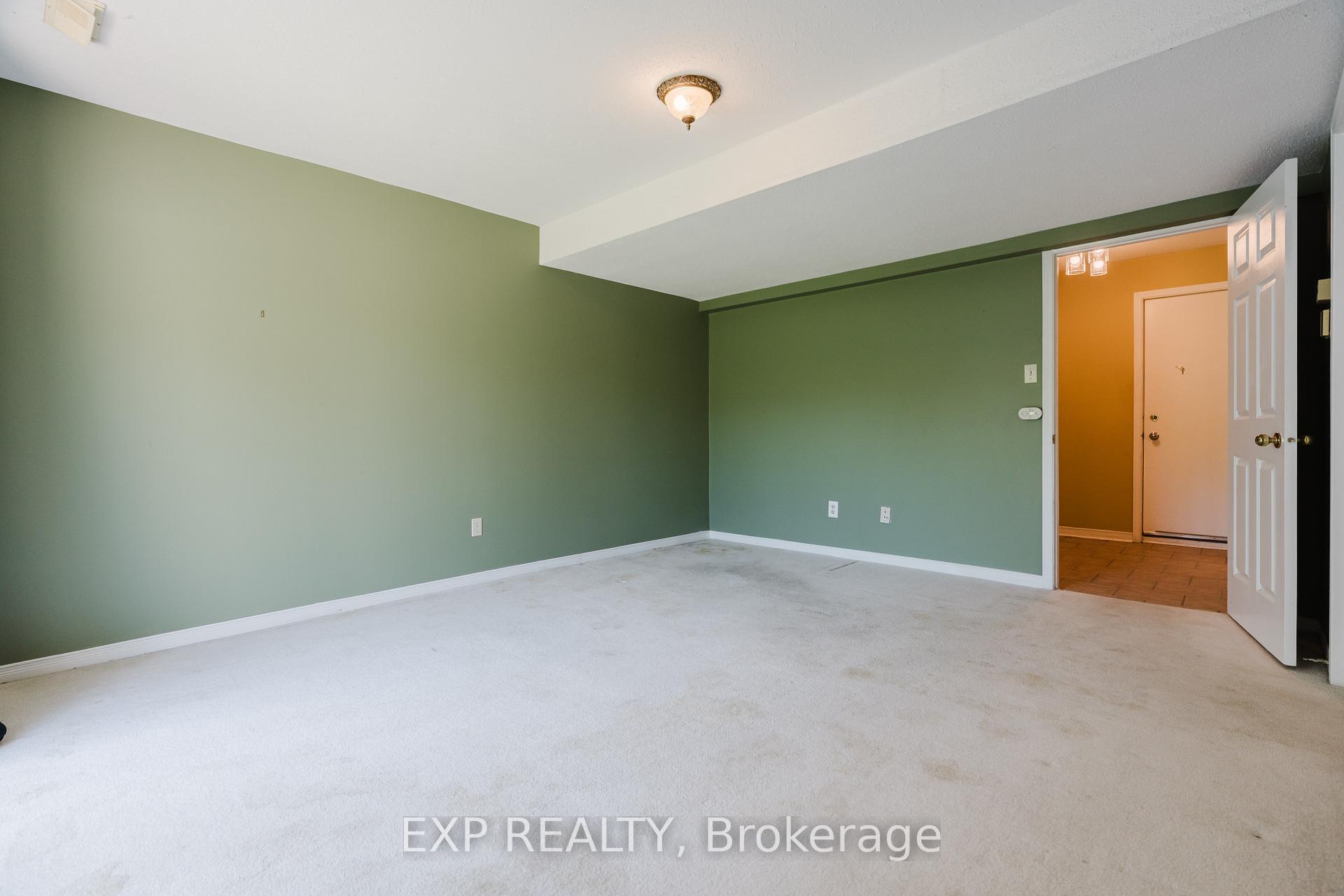 Photo 45 of Unit 29, 6 Forsyth Lane, Ottawa, Crystal Beach — HOMEH