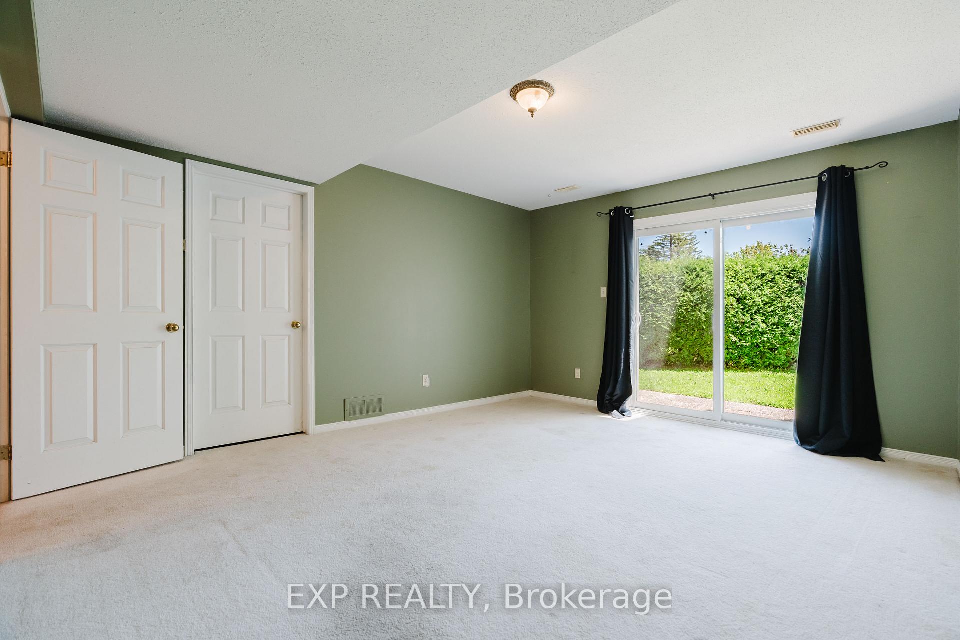 Photo 46 of Unit 29, 6 Forsyth Lane, Ottawa, Crystal Beach — HOMEH