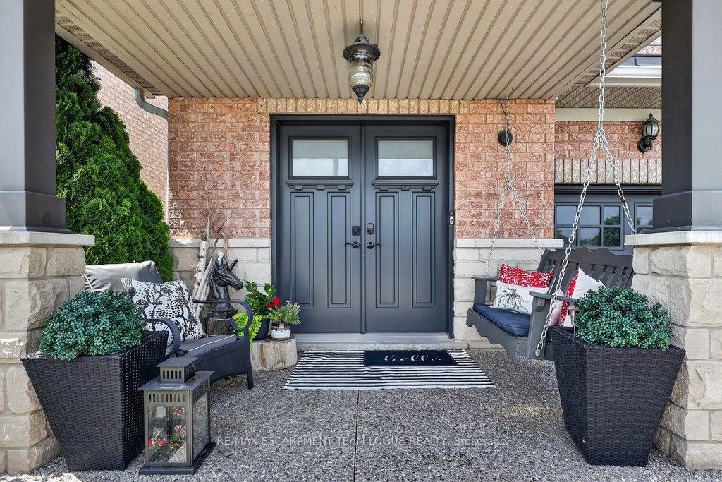 Photo 4 of 5839 Sunmill Crescent, Burlington, Orchard — HOMEH