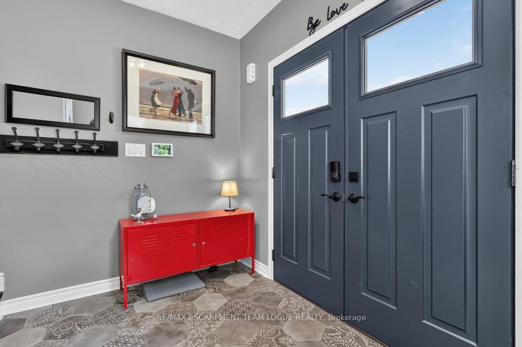 Photo 5 of 5839 Sunmill Crescent, Burlington, Orchard — HOMEH