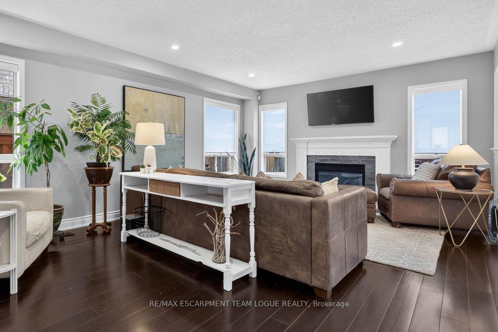 Photo 7 of 5839 Sunmill Crescent, Burlington, Orchard — HOMEH