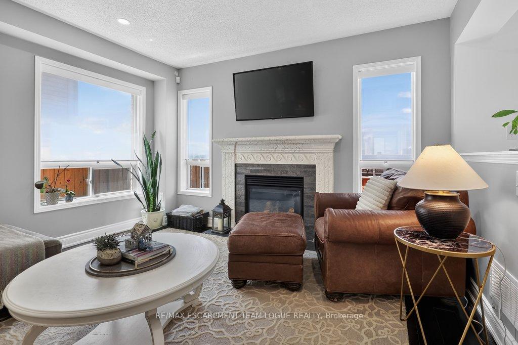 Photo 9 of 5839 Sunmill Crescent, Burlington, Orchard — HOMEH