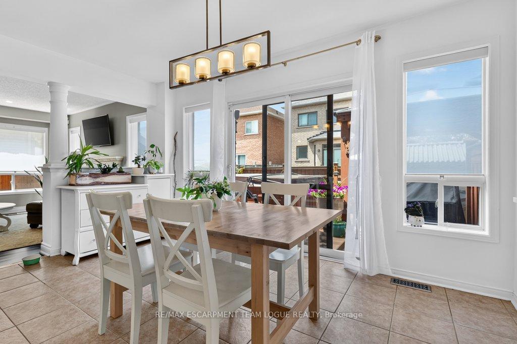 Photo 11 of 5839 Sunmill Crescent, Burlington, Orchard — HOMEH