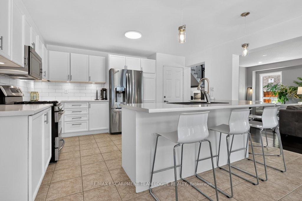 Photo 13 of 5839 Sunmill Crescent, Burlington, Orchard — HOMEH