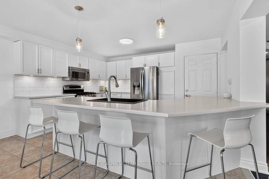 Photo 16 of 5839 Sunmill Crescent, Burlington, Orchard — HOMEH