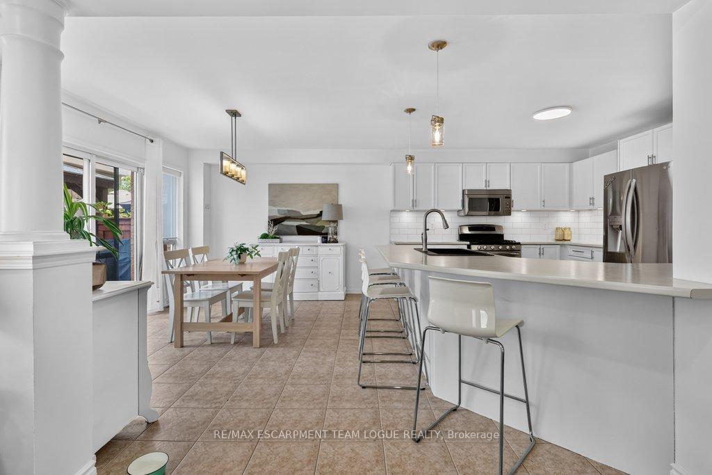 Photo 18 of 5839 Sunmill Crescent, Burlington, Orchard — HOMEH