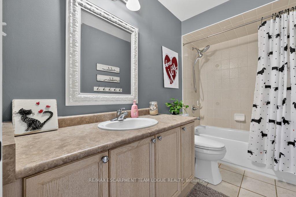 Photo 30 of 5839 Sunmill Crescent, Burlington, Orchard — HOMEH