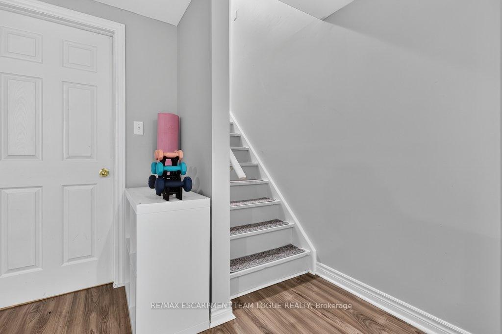 Photo 31 of 5839 Sunmill Crescent, Burlington, Orchard — HOMEH