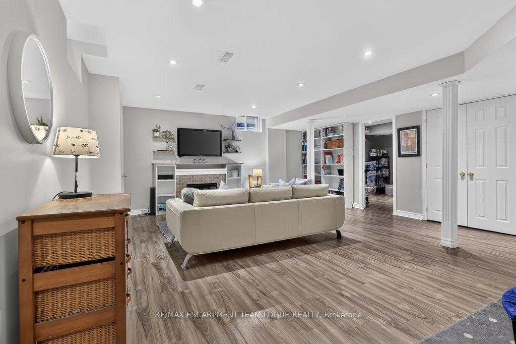 Photo 32 of 5839 Sunmill Crescent, Burlington, Orchard — HOMEH