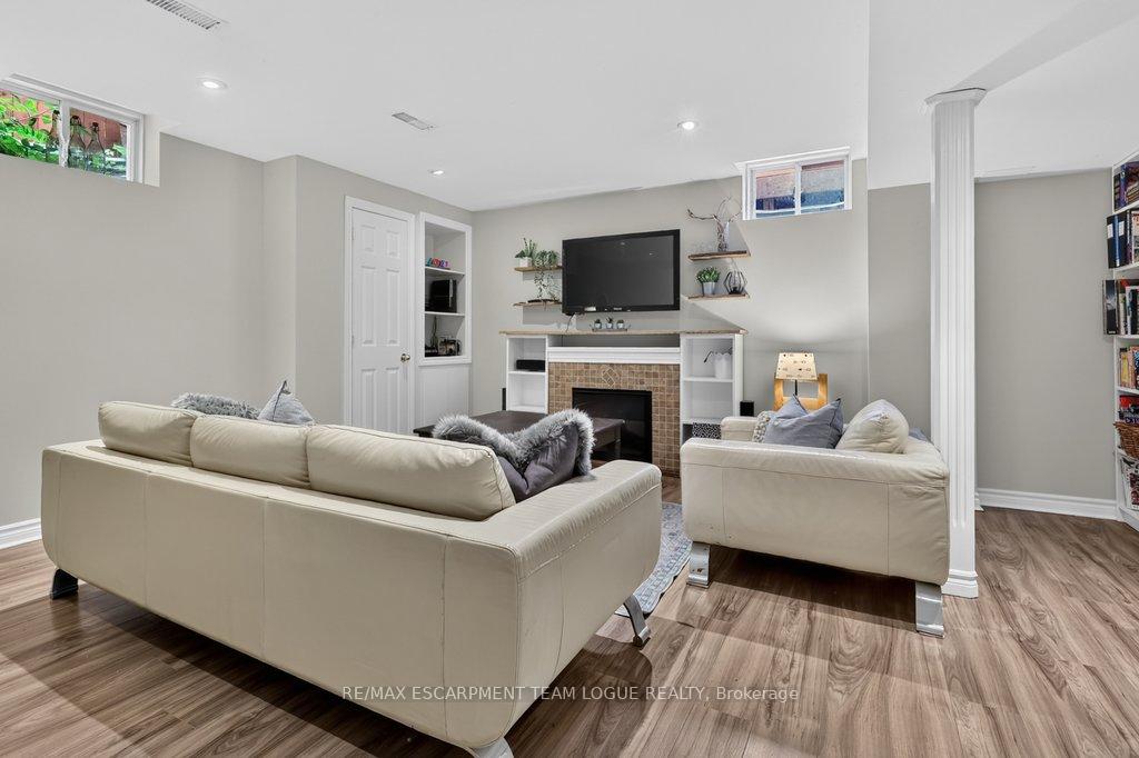 Photo 33 of 5839 Sunmill Crescent, Burlington, Orchard — HOMEH