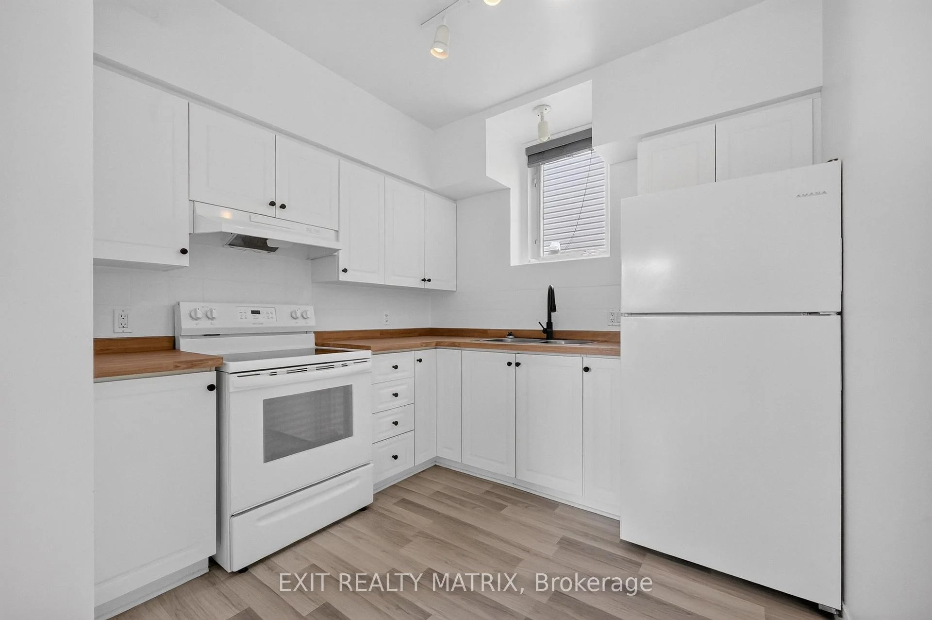 Photo 8 of Unit B, 239 Stiver Street, Russell, Village of Russell — HOMEH