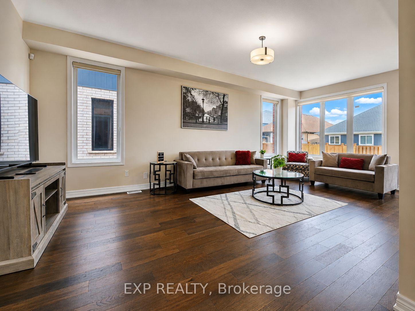 Photo 5 of 137 Susan Drive, Pelham, Fonthill — HOMEH