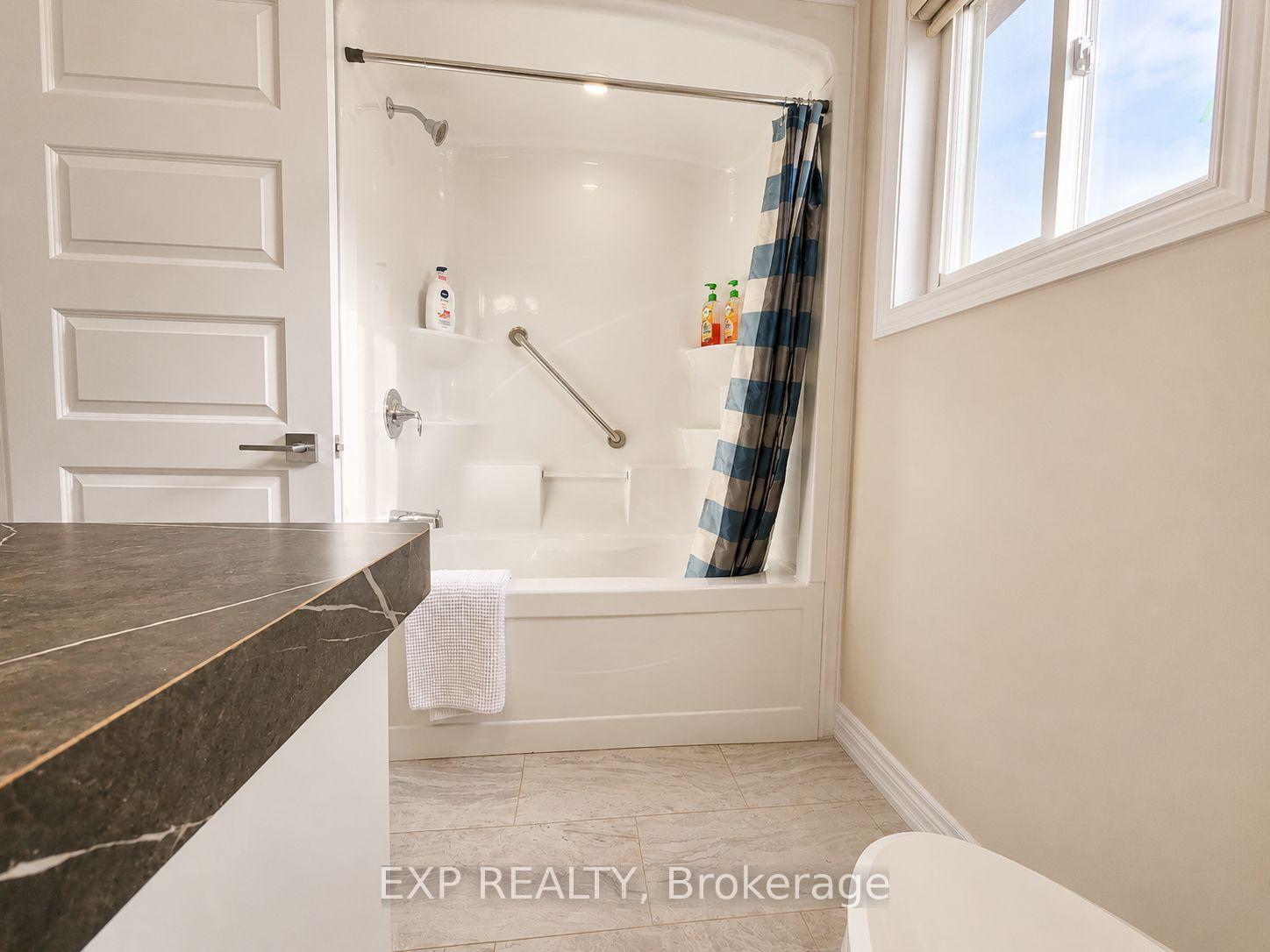 Photo 23 of 137 Susan Drive, Pelham, Fonthill — HOMEH