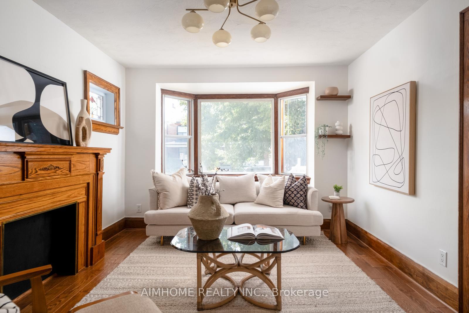 Photo 1 of 40 Kings Park Boulevard, Toronto, Danforth Village-East York — HOMEH