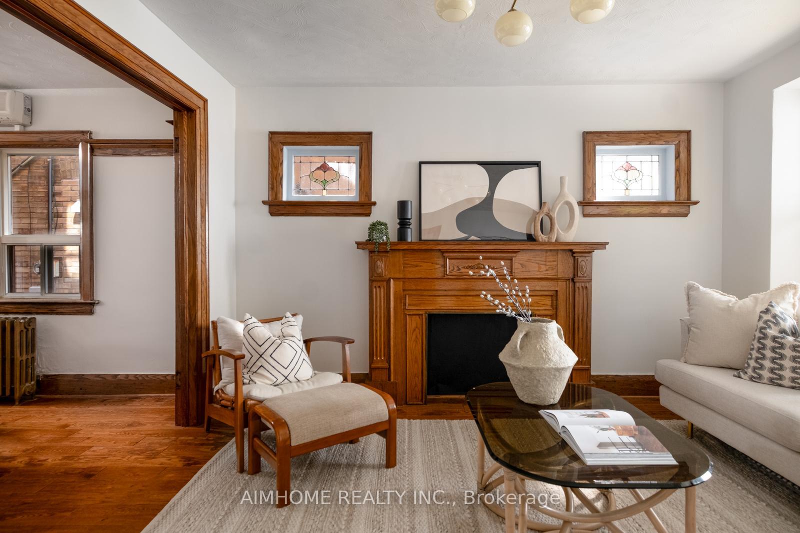 Photo 3 of 40 Kings Park Boulevard, Toronto, Danforth Village-East York — HOMEH