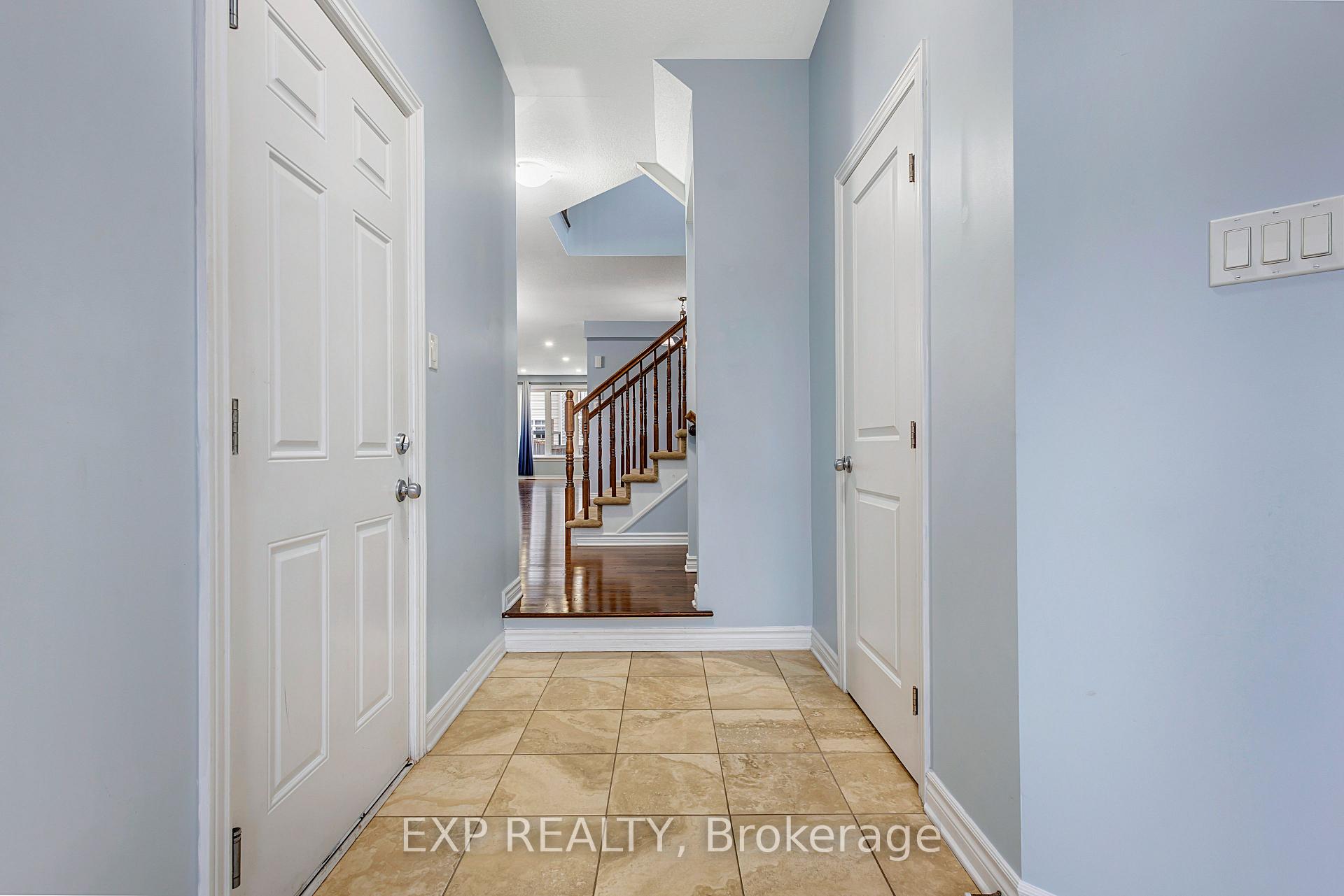 Photo 2 of 635 Moorpark Avenue, Ottawa, Kanata - Emerald Meadows/Trailwest — HOMEH