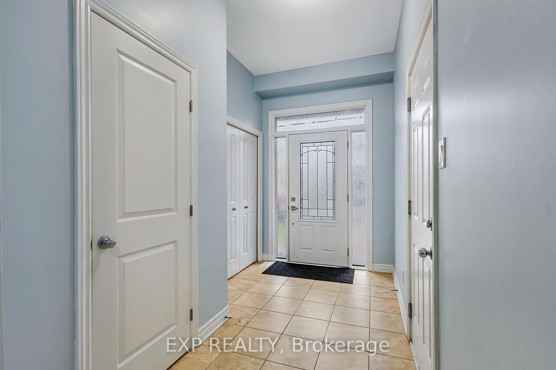 Photo 3 of 635 Moorpark Avenue, Ottawa, Kanata - Emerald Meadows/Trailwest — HOMEH