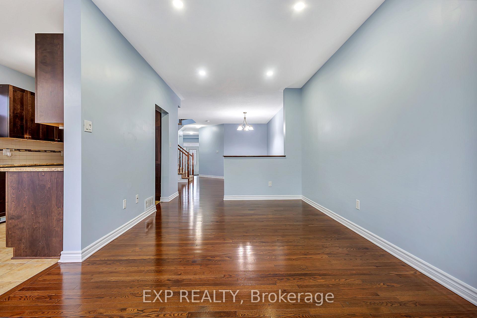 Photo 7 of 635 Moorpark Avenue, Ottawa, Kanata - Emerald Meadows/Trailwest — HOMEH