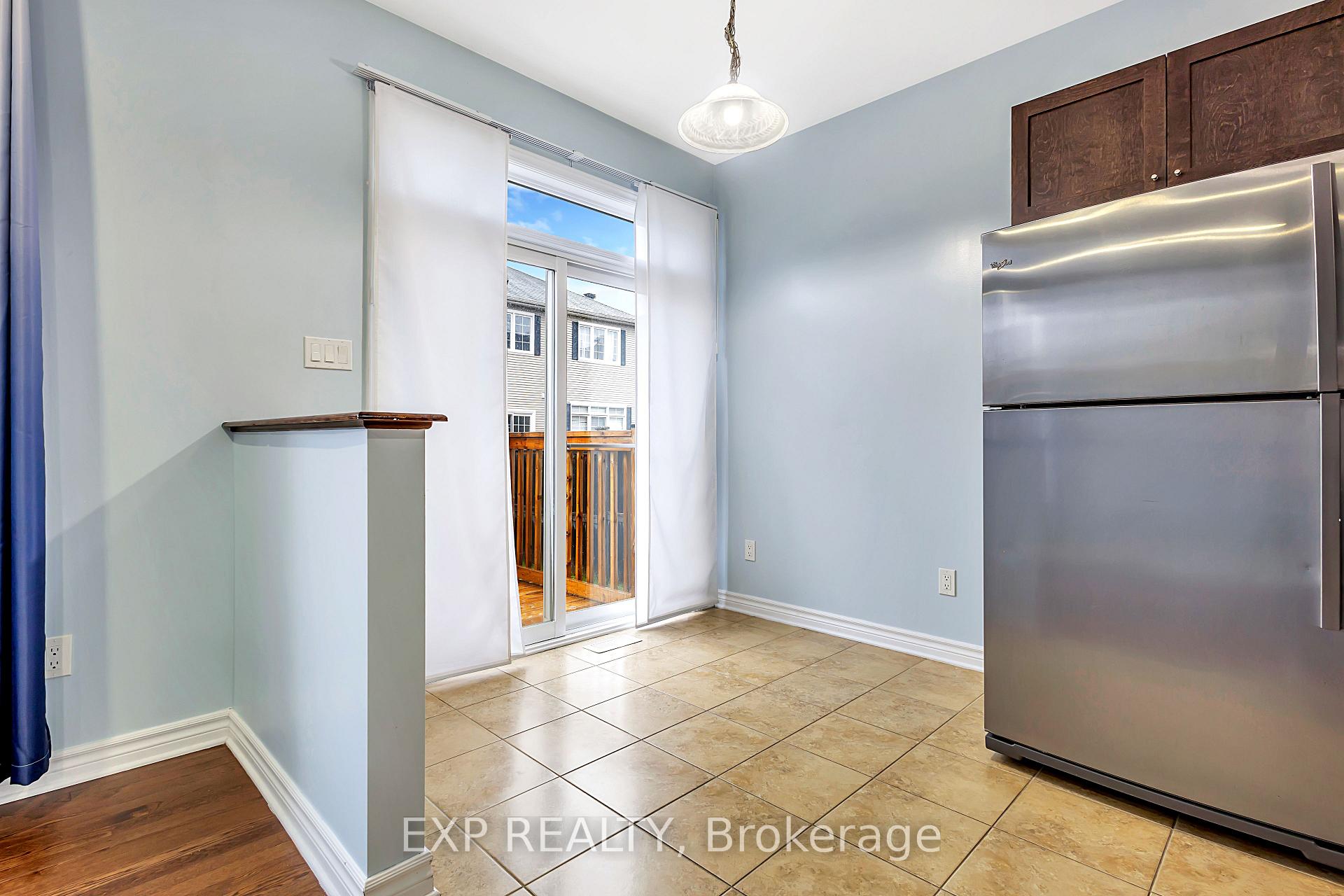 Photo 8 of 635 Moorpark Avenue, Ottawa, Kanata - Emerald Meadows/Trailwest — HOMEH