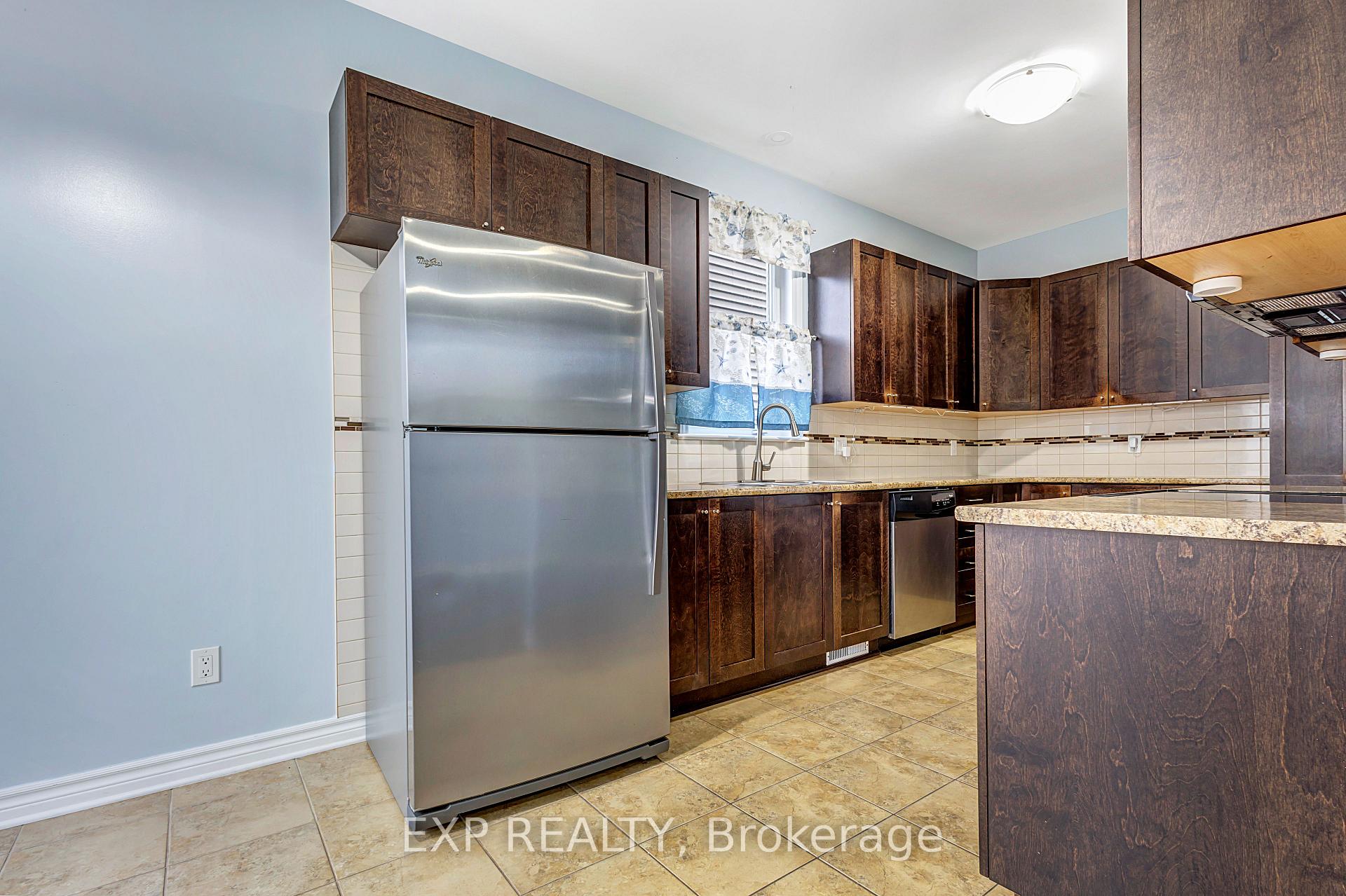 Photo 9 of 635 Moorpark Avenue, Ottawa, Kanata - Emerald Meadows/Trailwest — HOMEH