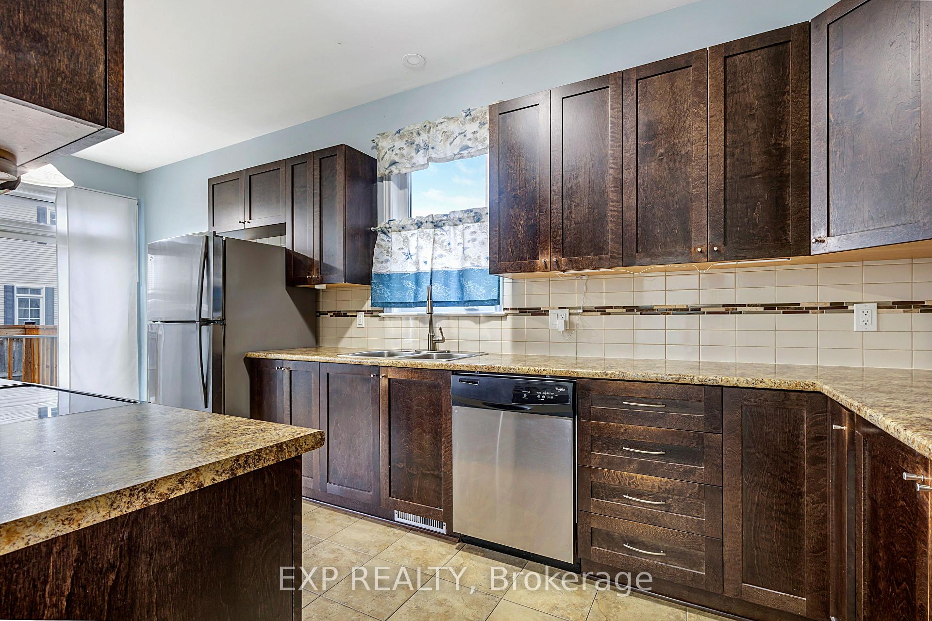Photo 11 of 635 Moorpark Avenue, Ottawa, Kanata - Emerald Meadows/Trailwest — HOMEH