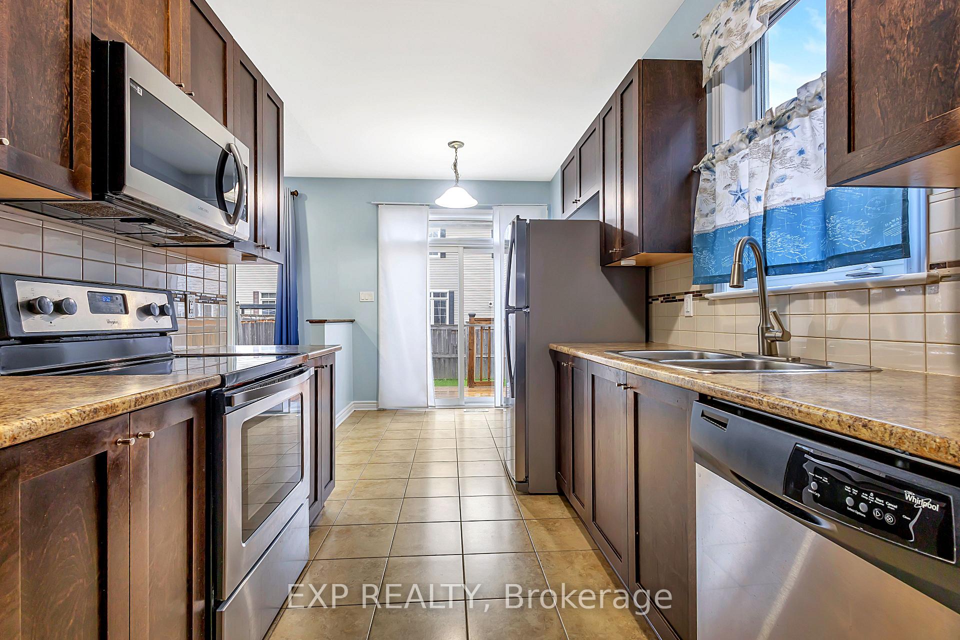 Photo 12 of 635 Moorpark Avenue, Ottawa, Kanata - Emerald Meadows/Trailwest — HOMEH