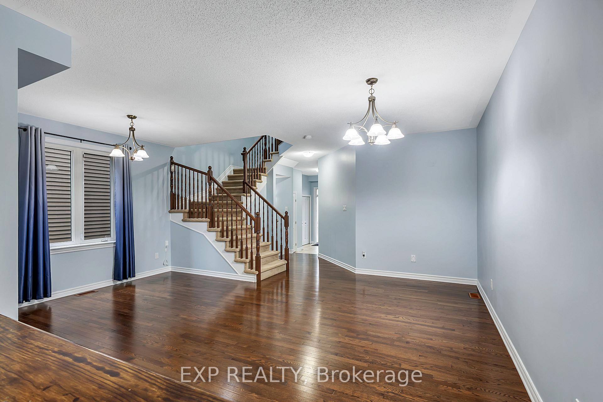 Photo 13 of 635 Moorpark Avenue, Ottawa, Kanata - Emerald Meadows/Trailwest — HOMEH