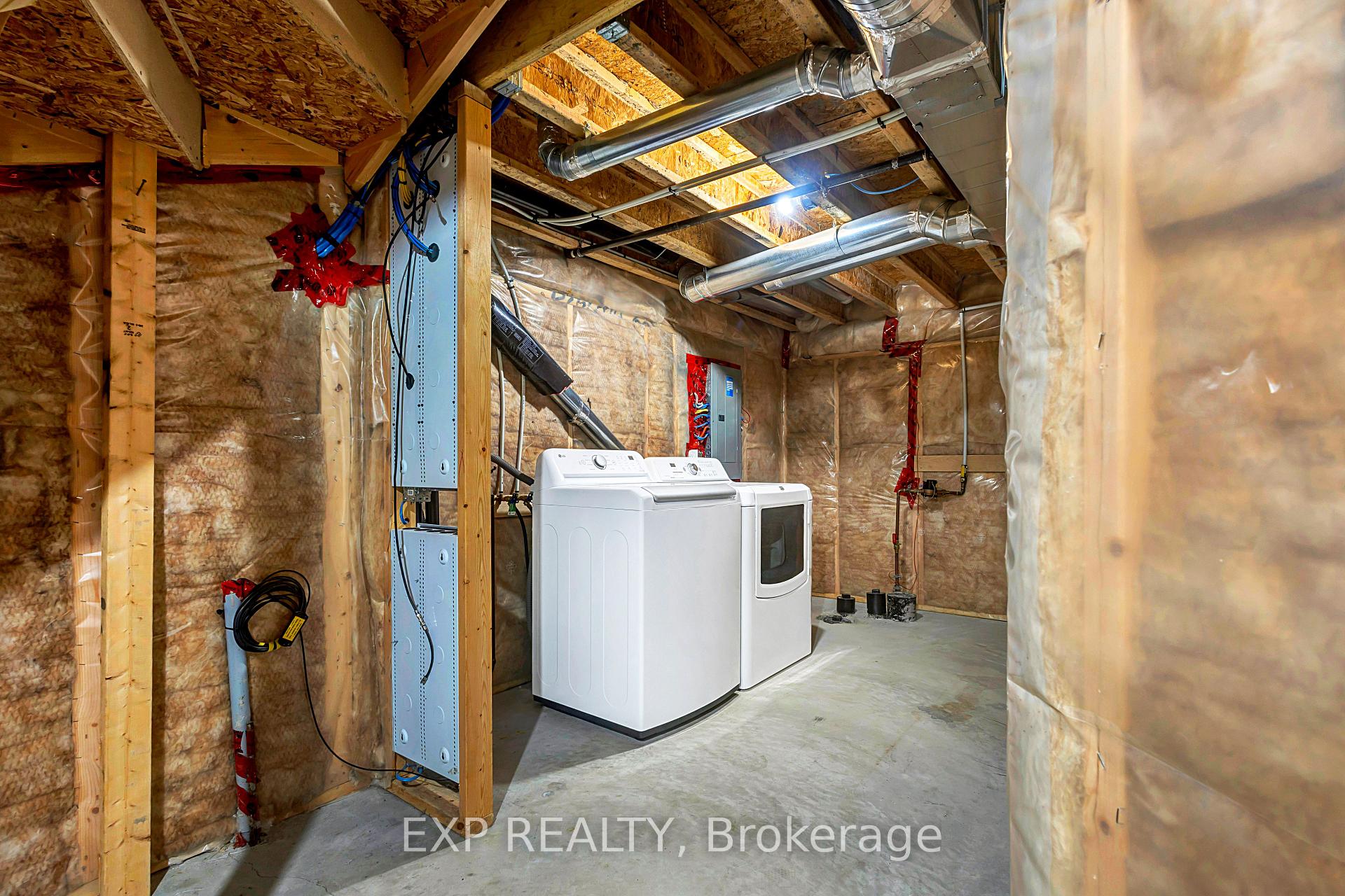 Photo 15 of 635 Moorpark Avenue, Ottawa, Kanata - Emerald Meadows/Trailwest — HOMEH
