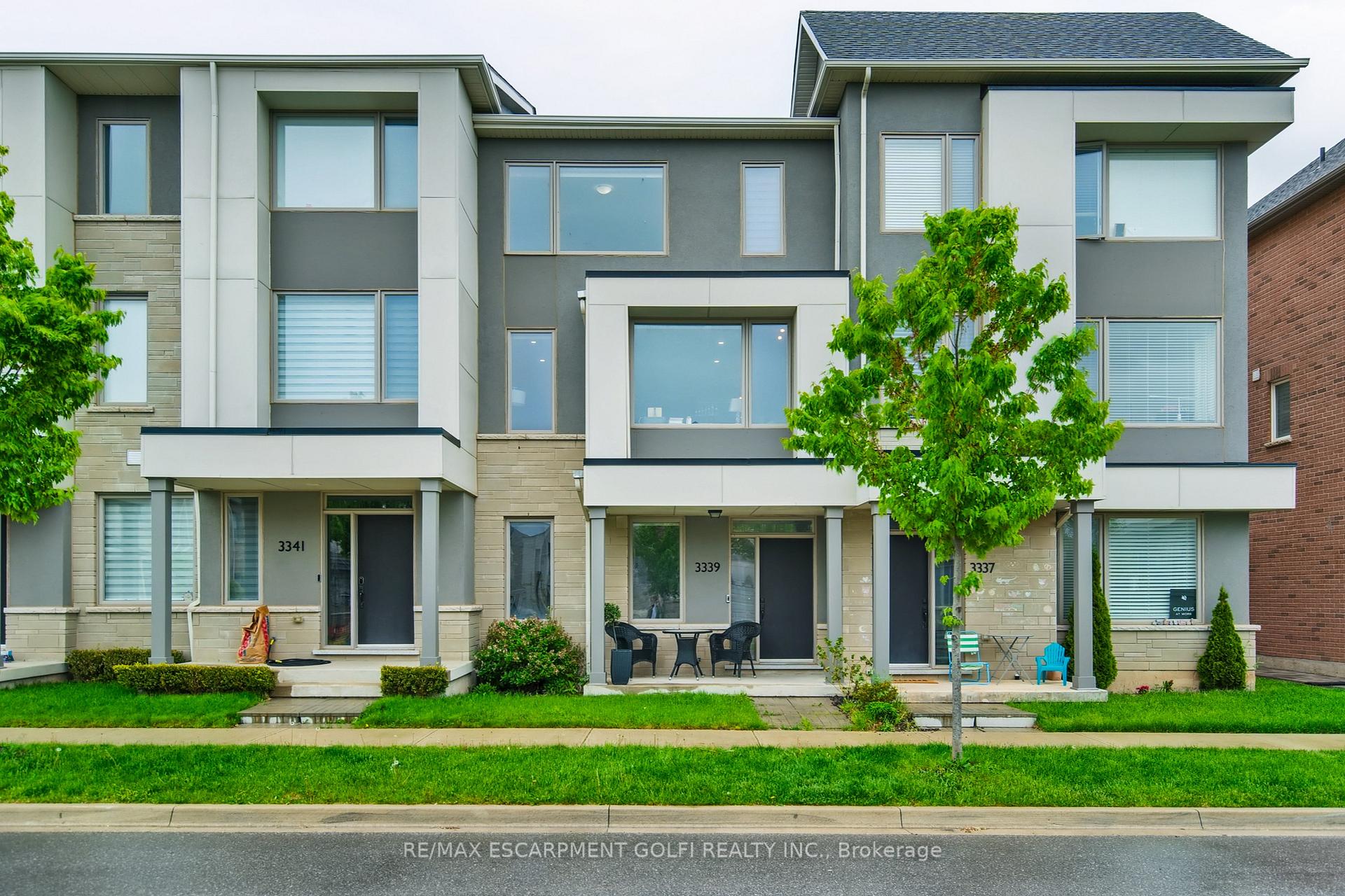 Photo 1 of 3339 Vardon Way, Oakville, Glenorchy — HOMEH
