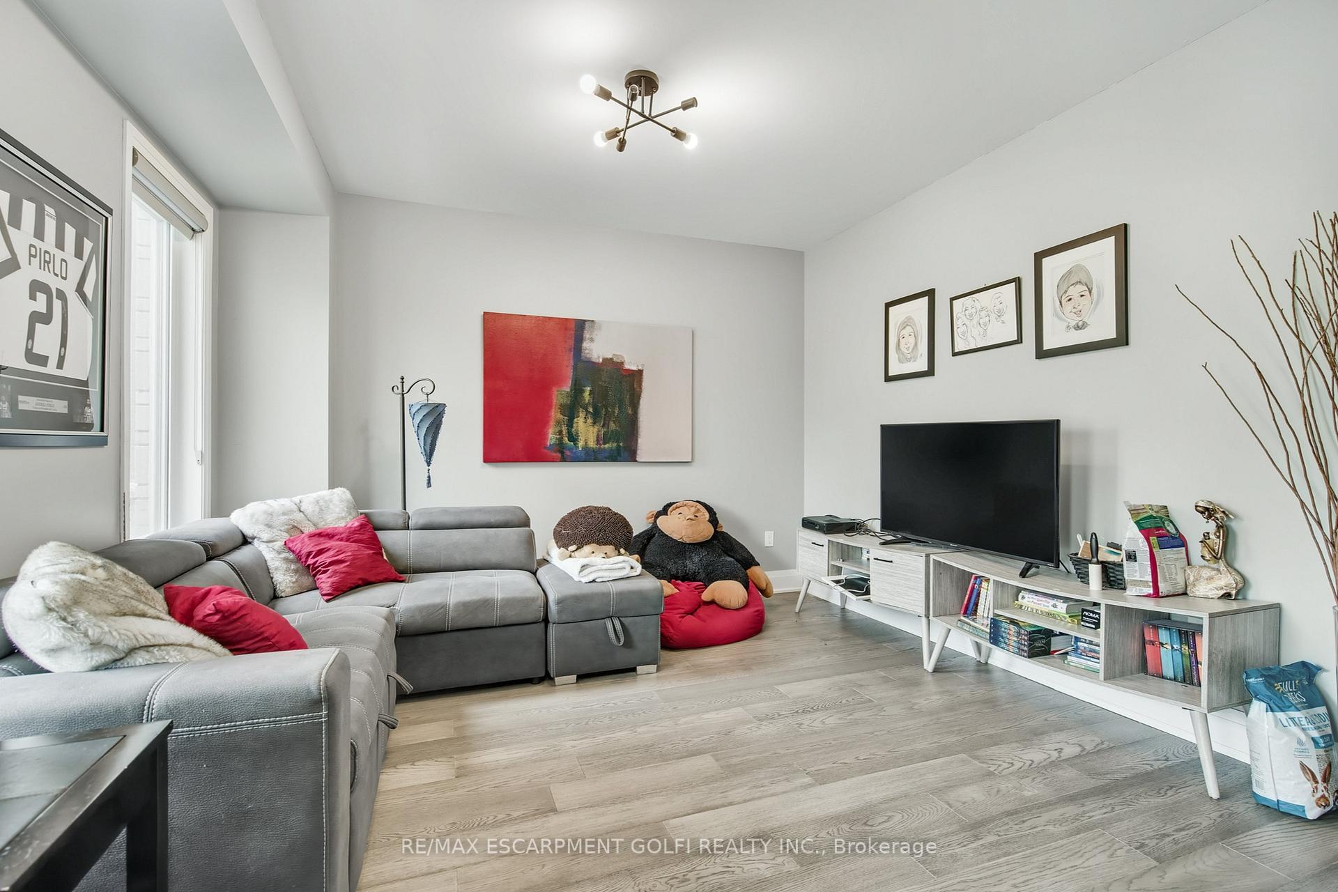 Photo 6 of 3339 Vardon Way, Oakville, Glenorchy — HOMEH