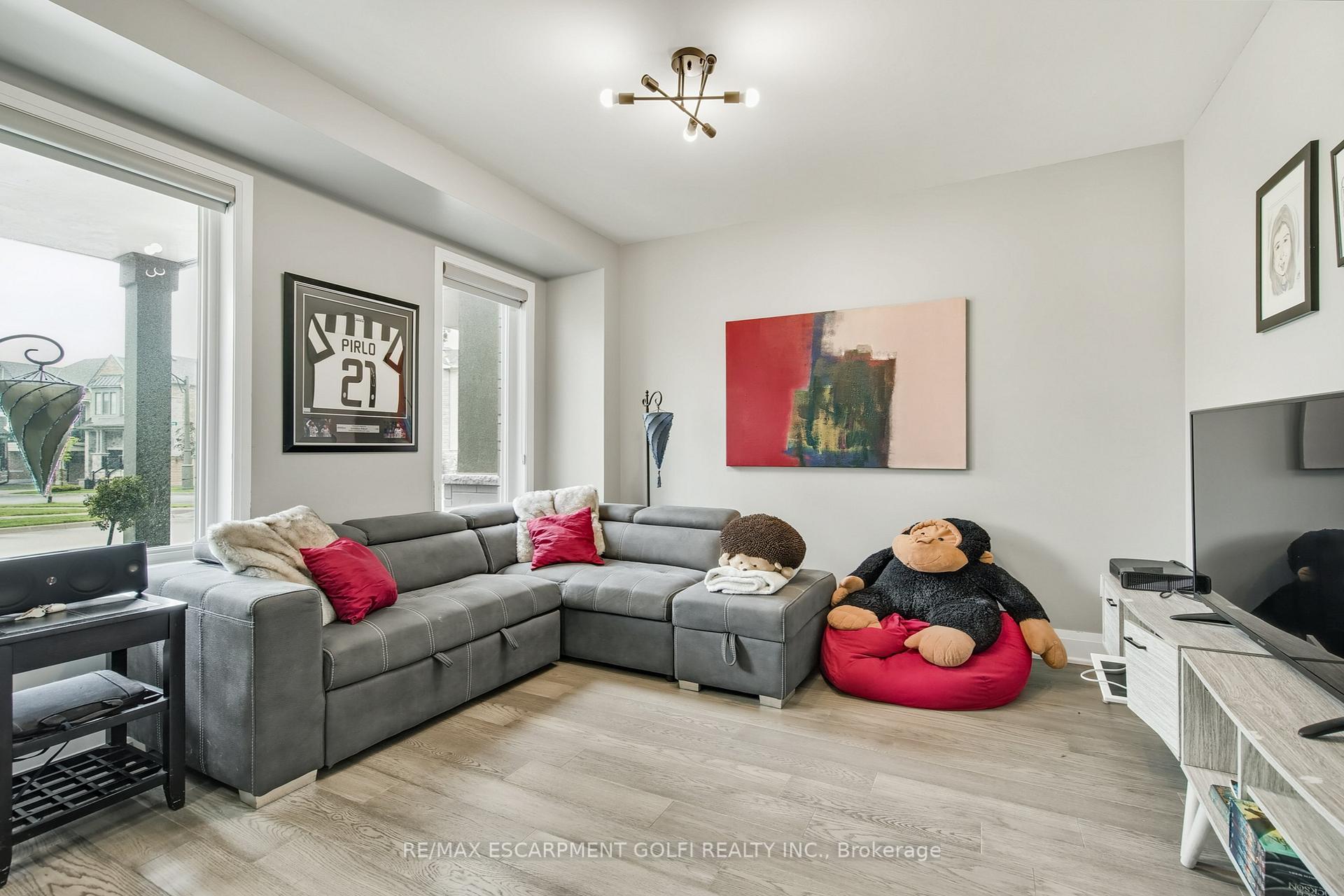 Photo 7 of 3339 Vardon Way, Oakville, Glenorchy — HOMEH