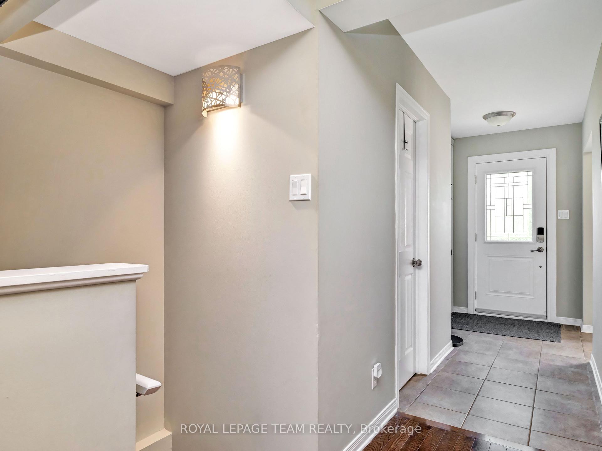 Photo 3 of 53 Thornbury Crescent, Ottawa, Centrepointe — HOMEH