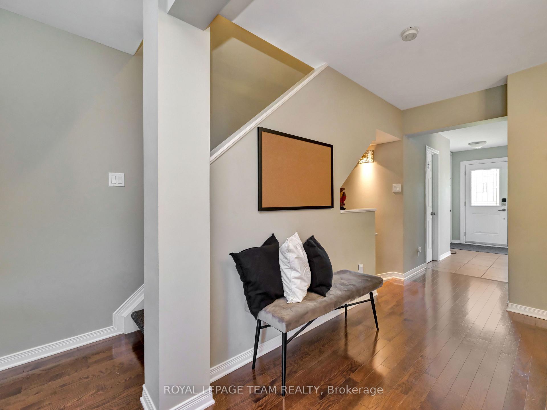 Photo 4 of 53 Thornbury Crescent, Ottawa, Centrepointe — HOMEH