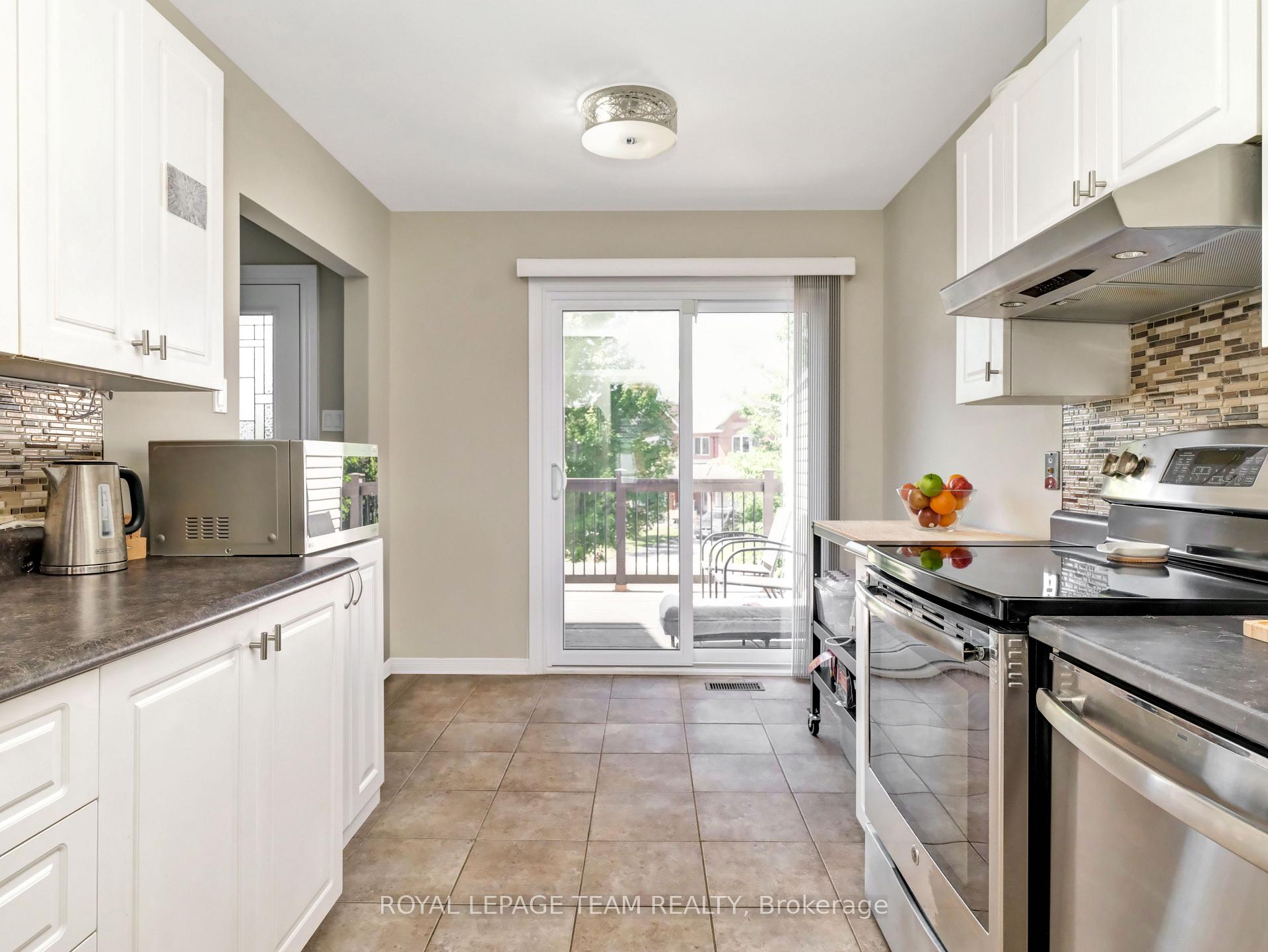 Photo 10 of 53 Thornbury Crescent, Ottawa, Centrepointe — HOMEH