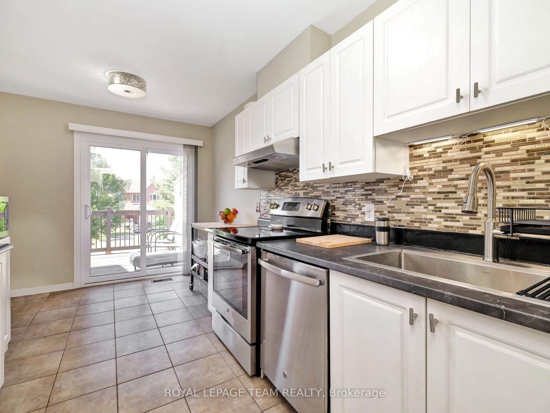 Photo 12 of 53 Thornbury Crescent, Ottawa, Centrepointe — HOMEH