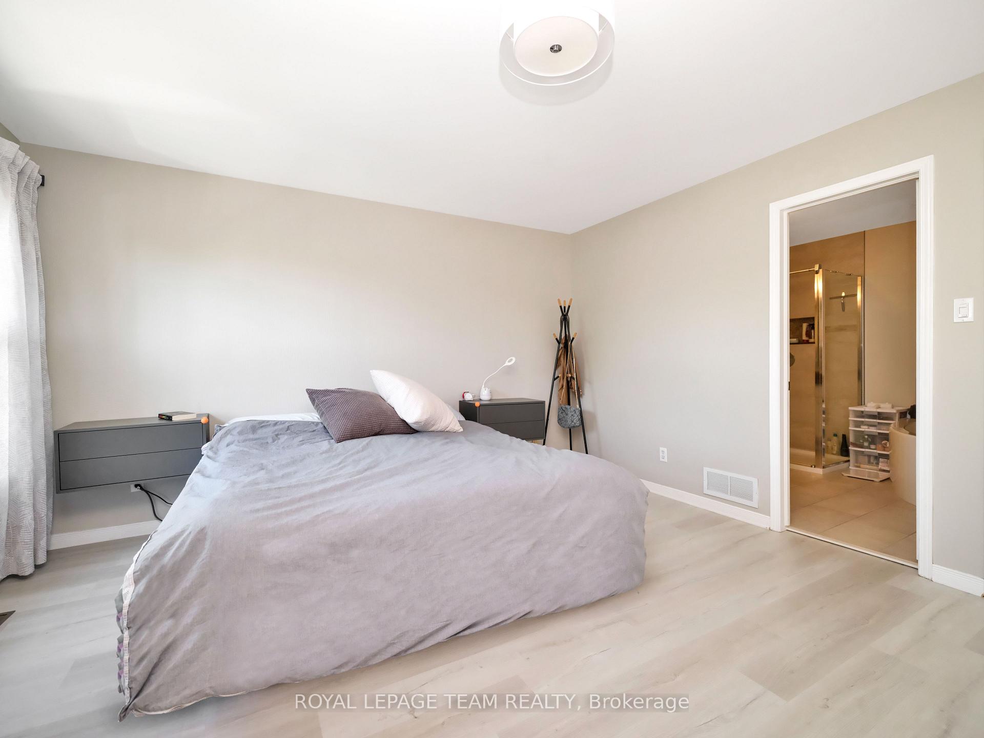 Photo 20 of 53 Thornbury Crescent, Ottawa, Centrepointe — HOMEH