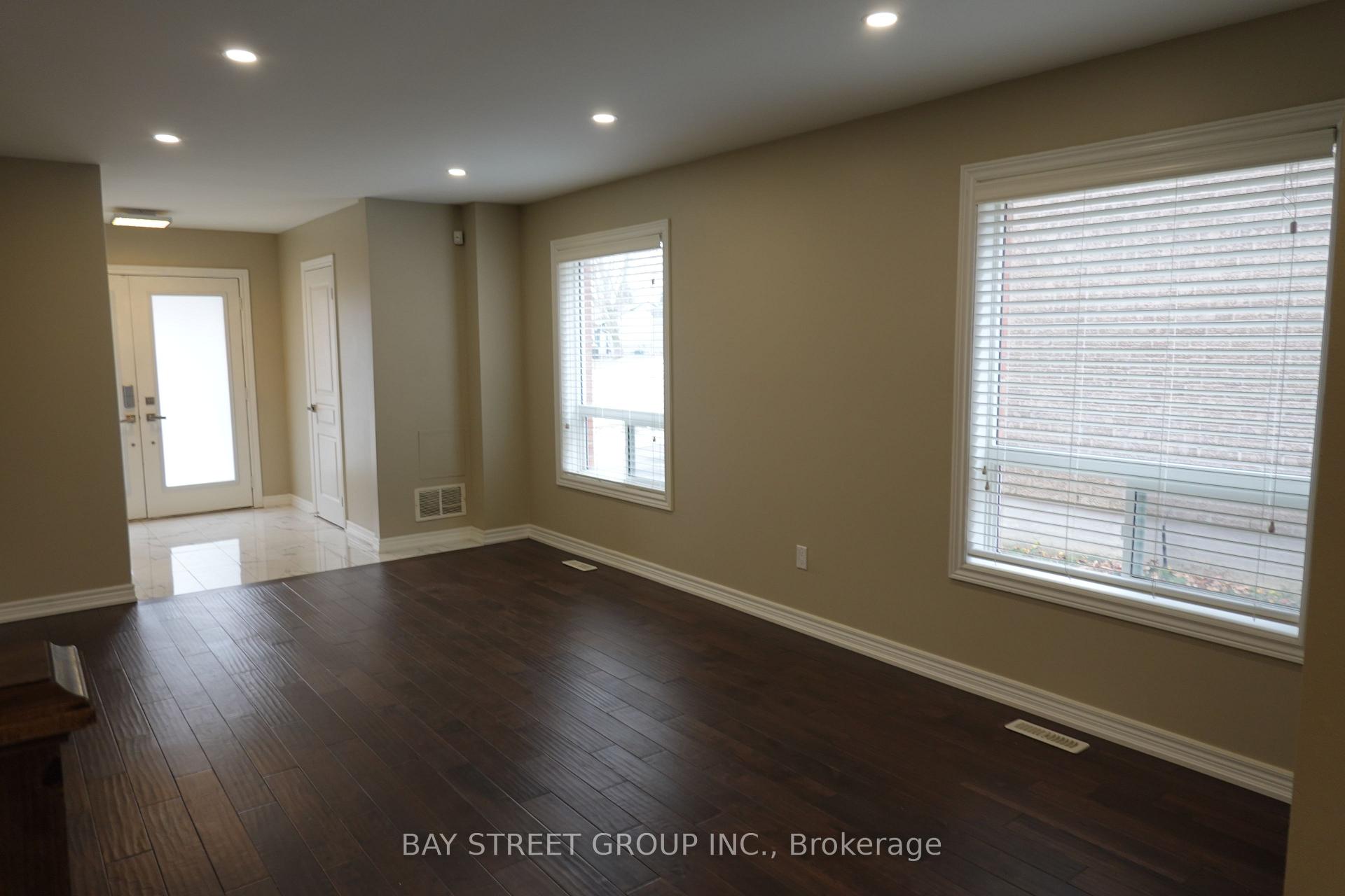 Photo 2 of 36 Vipond Road, Whitby, Brooklin — HOMEH
