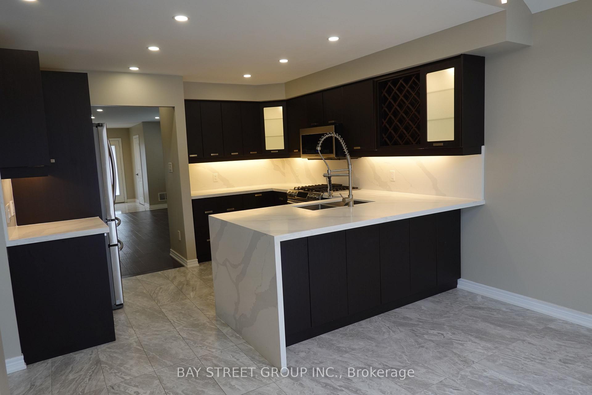 Photo 3 of 36 Vipond Road, Whitby, Brooklin — HOMEH