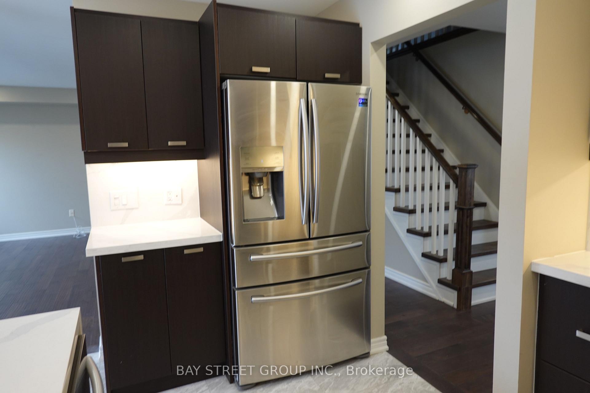 Photo 5 of 36 Vipond Road, Whitby, Brooklin — HOMEH