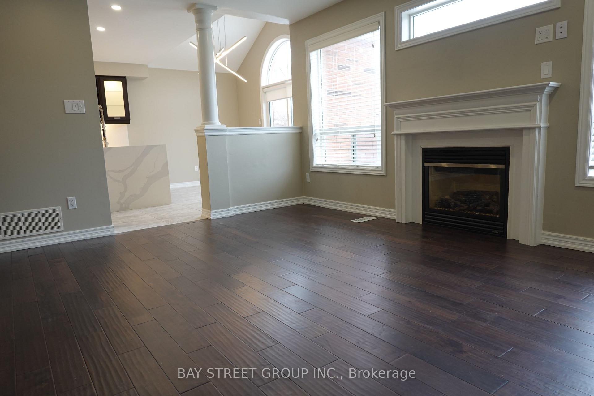 Photo 6 of 36 Vipond Road, Whitby, Brooklin — HOMEH