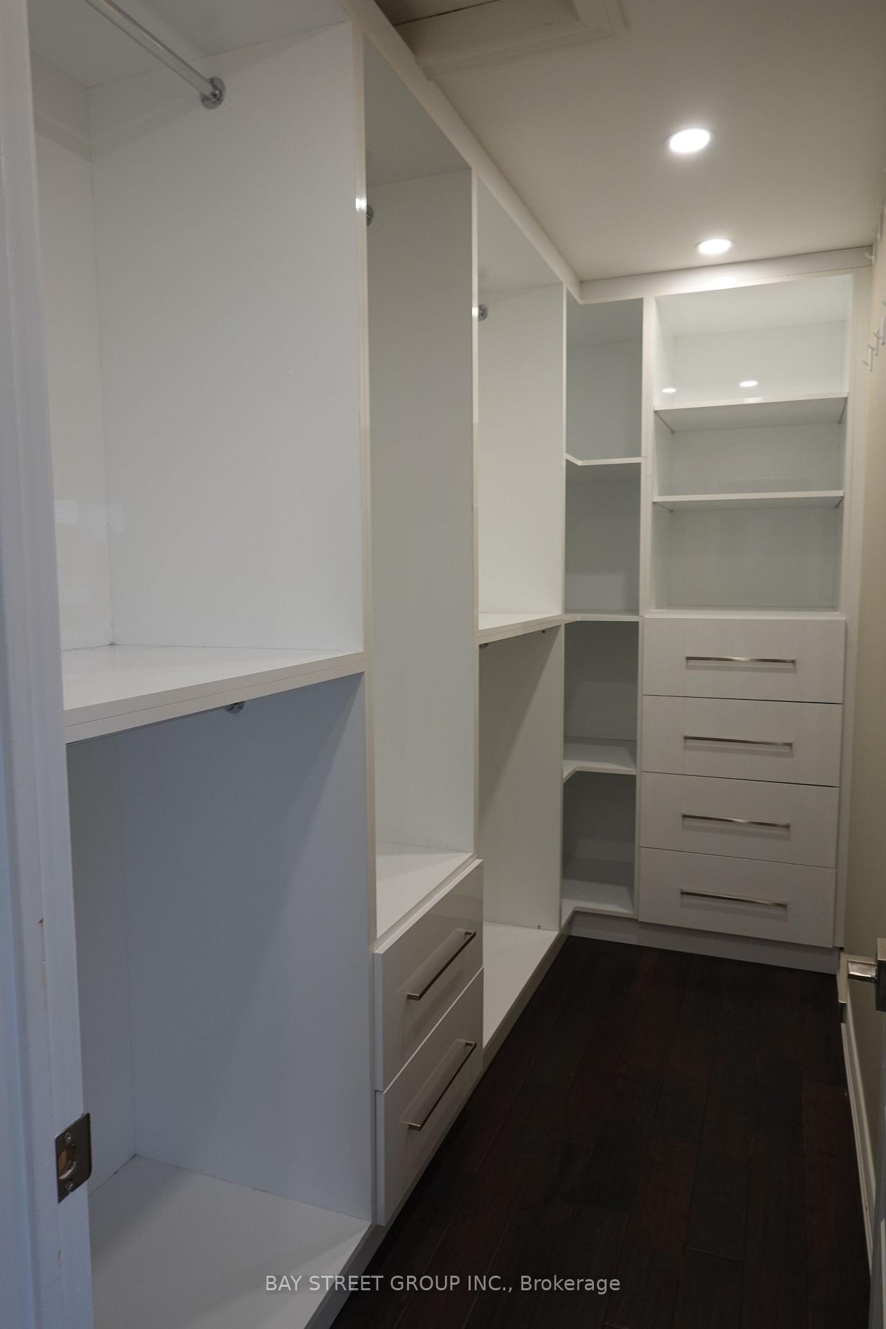 Photo 10 of 36 Vipond Road, Whitby, Brooklin — HOMEH
