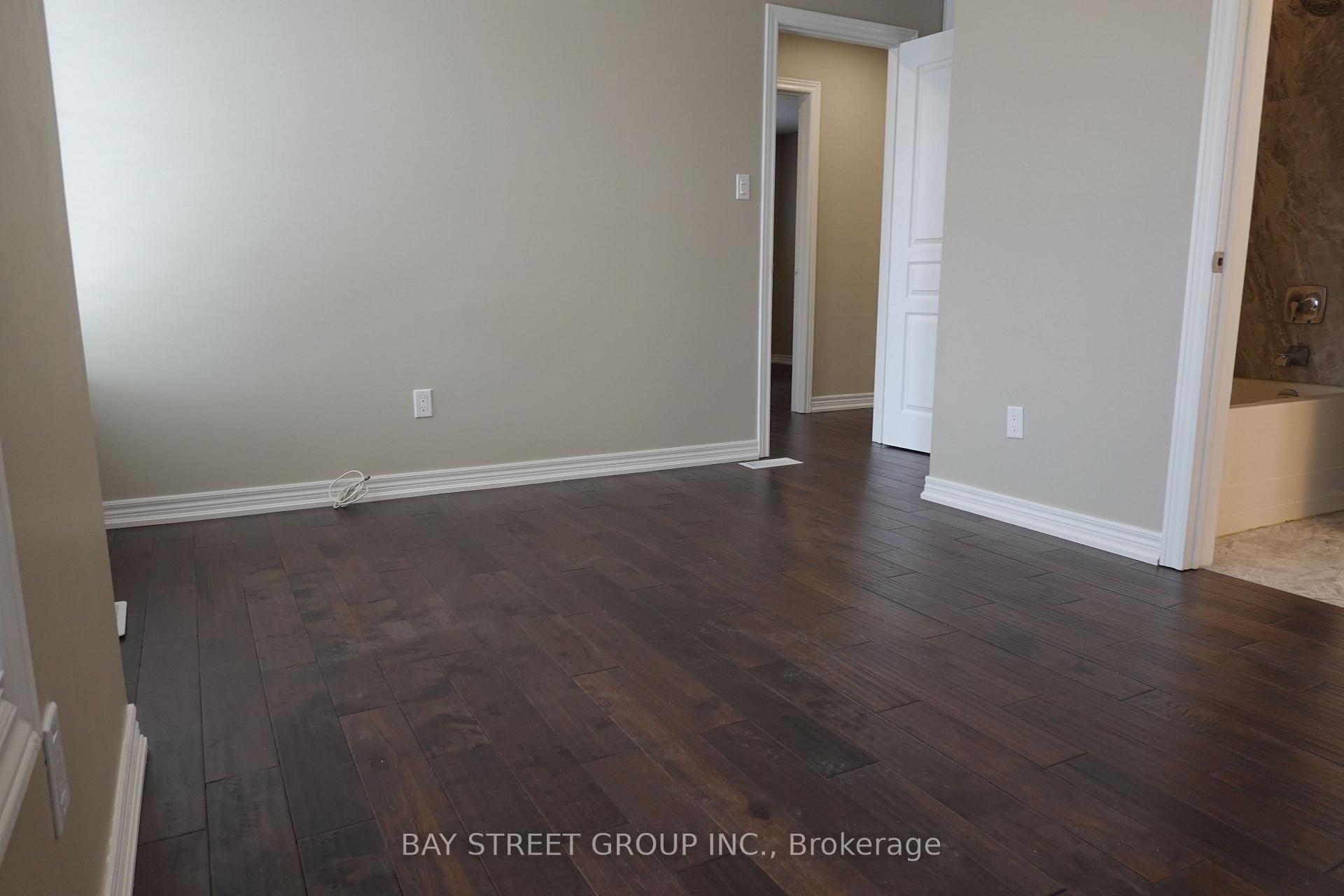 Photo 13 of 36 Vipond Road, Whitby, Brooklin — HOMEH