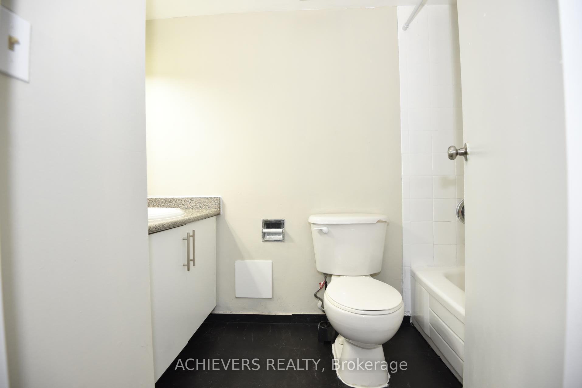 Photo 20 of Unit 1512, 21 Markbrook Lane, Etobicoke, Mount Olive-Silverstone-Jamestown — HOMEH