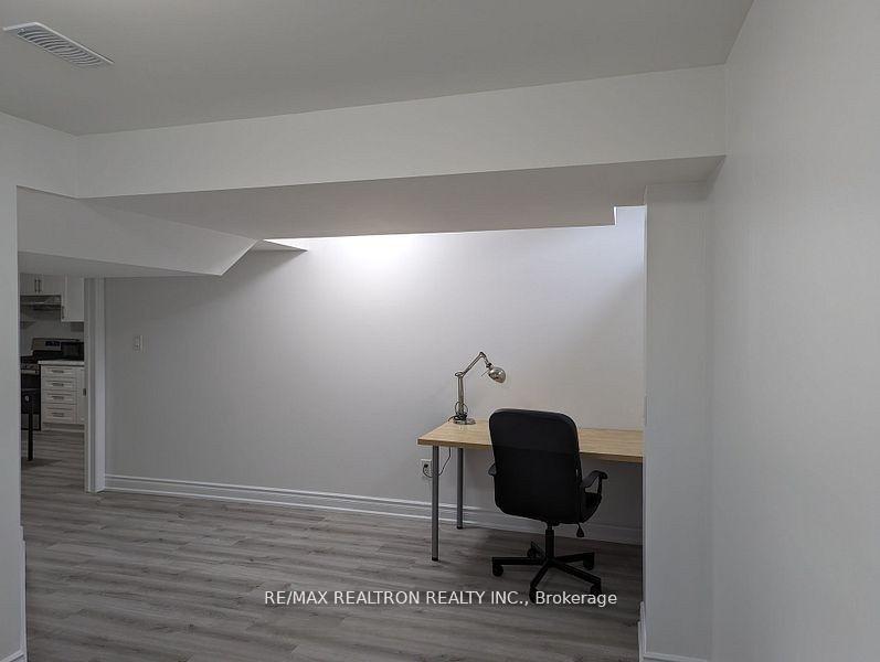 Photo 12 of Unit Lower, 8 Queen Isabella Crescent, Vaughan, Vellore Village — HOMEH