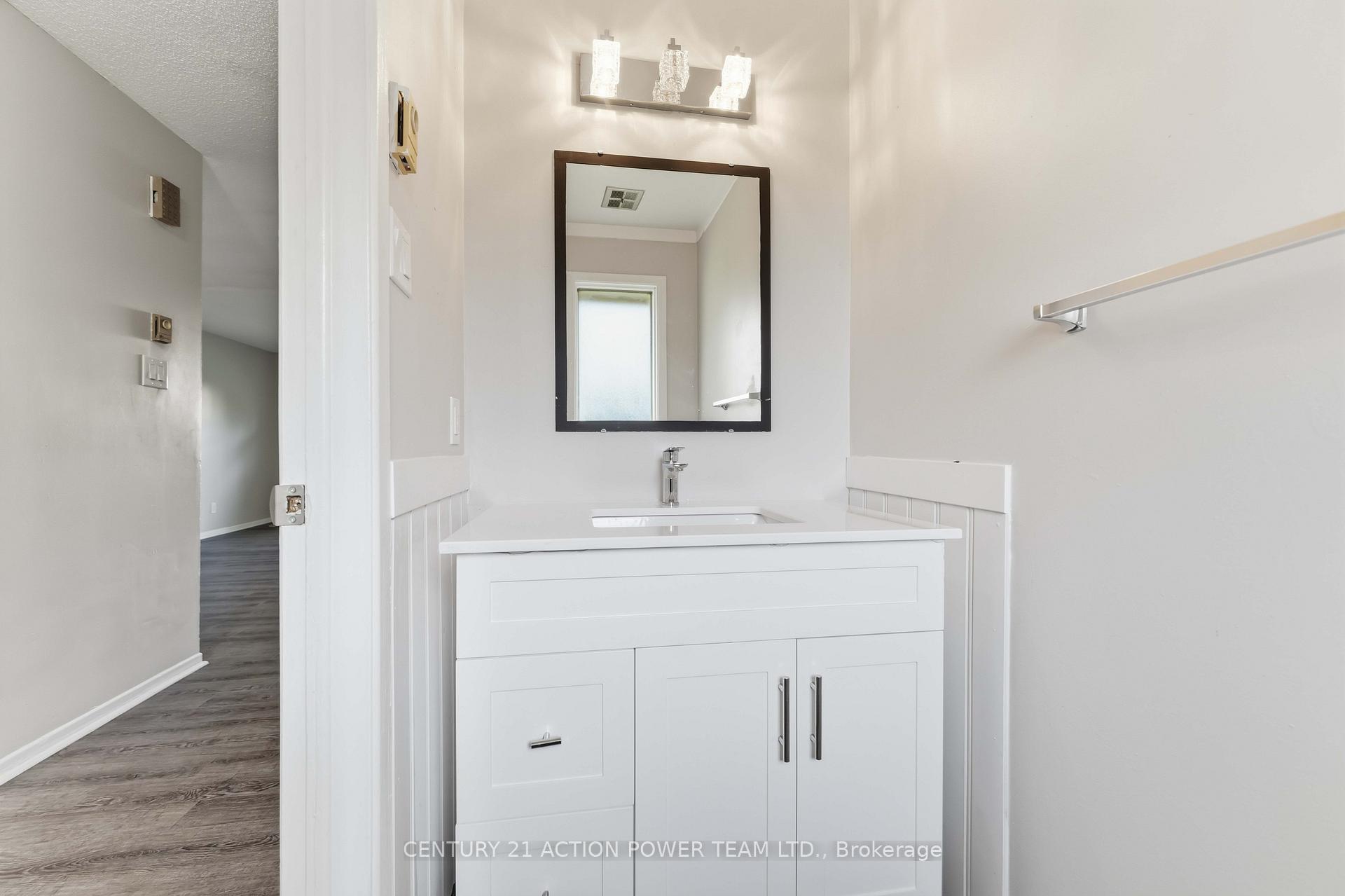 Photo 14 of Unit A, 39 Woodvale Green Drive, Ottawa, Craig Henry/Woodvale — HOMEH